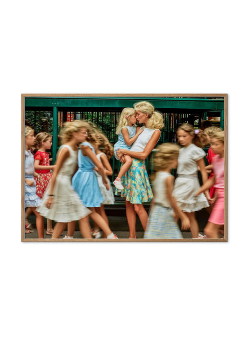 Mothers — No. 10 — מוקאפ מסגרת