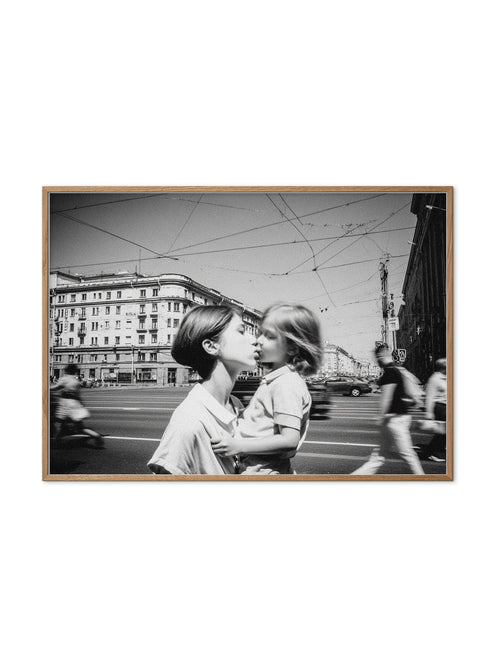 Mothers — No. 11 — מוקאפ מסגרת
