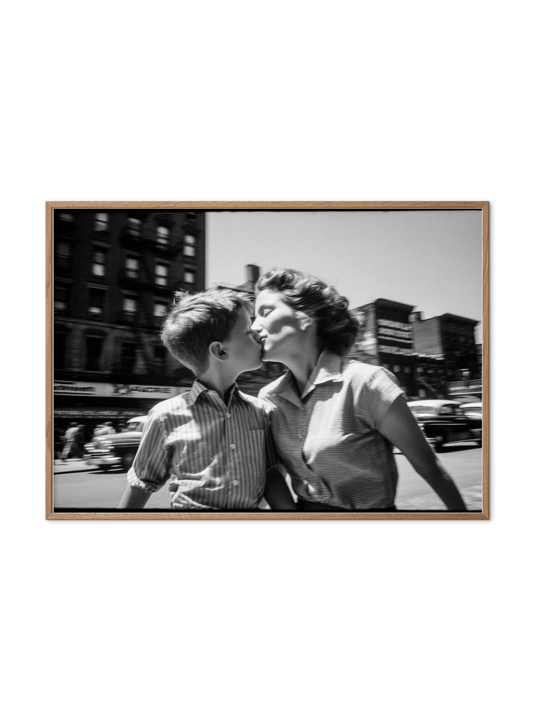 Mothers — No. 4 — מוקאפ מסגרת