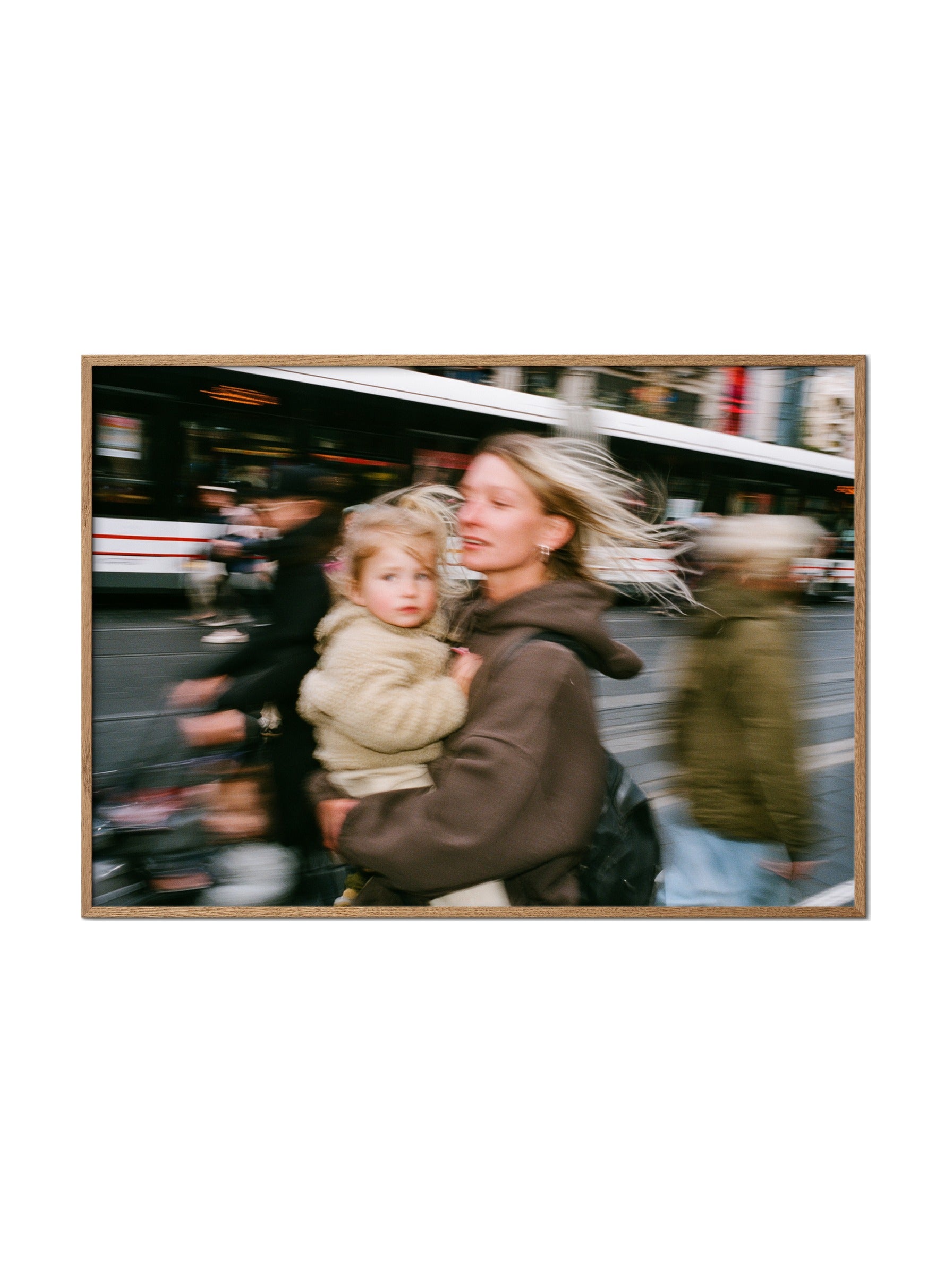 Mothers — No. 31 — מוקאפ מסגרת