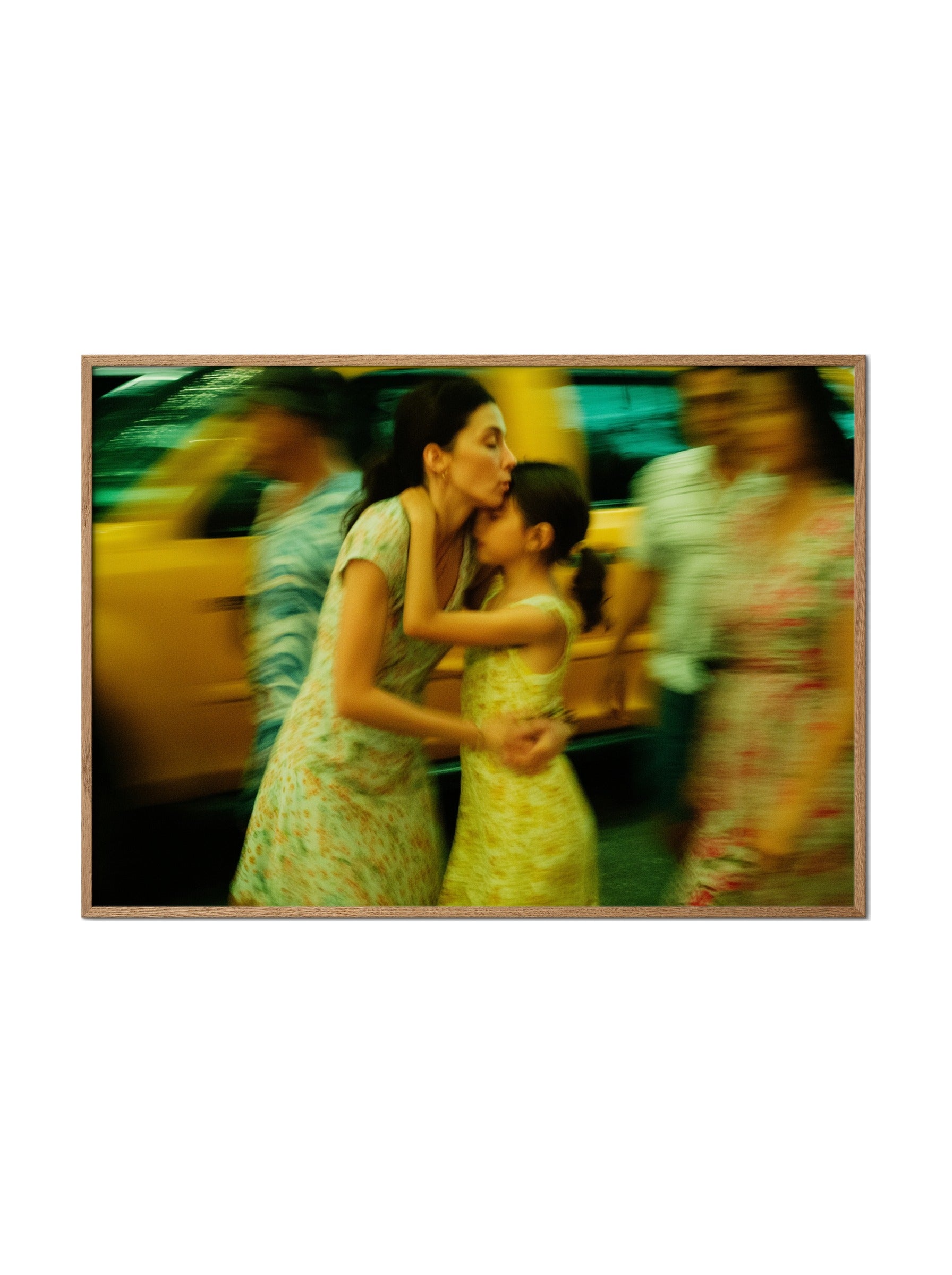 Mothers — No. 16 — מוקאפ מסגרת