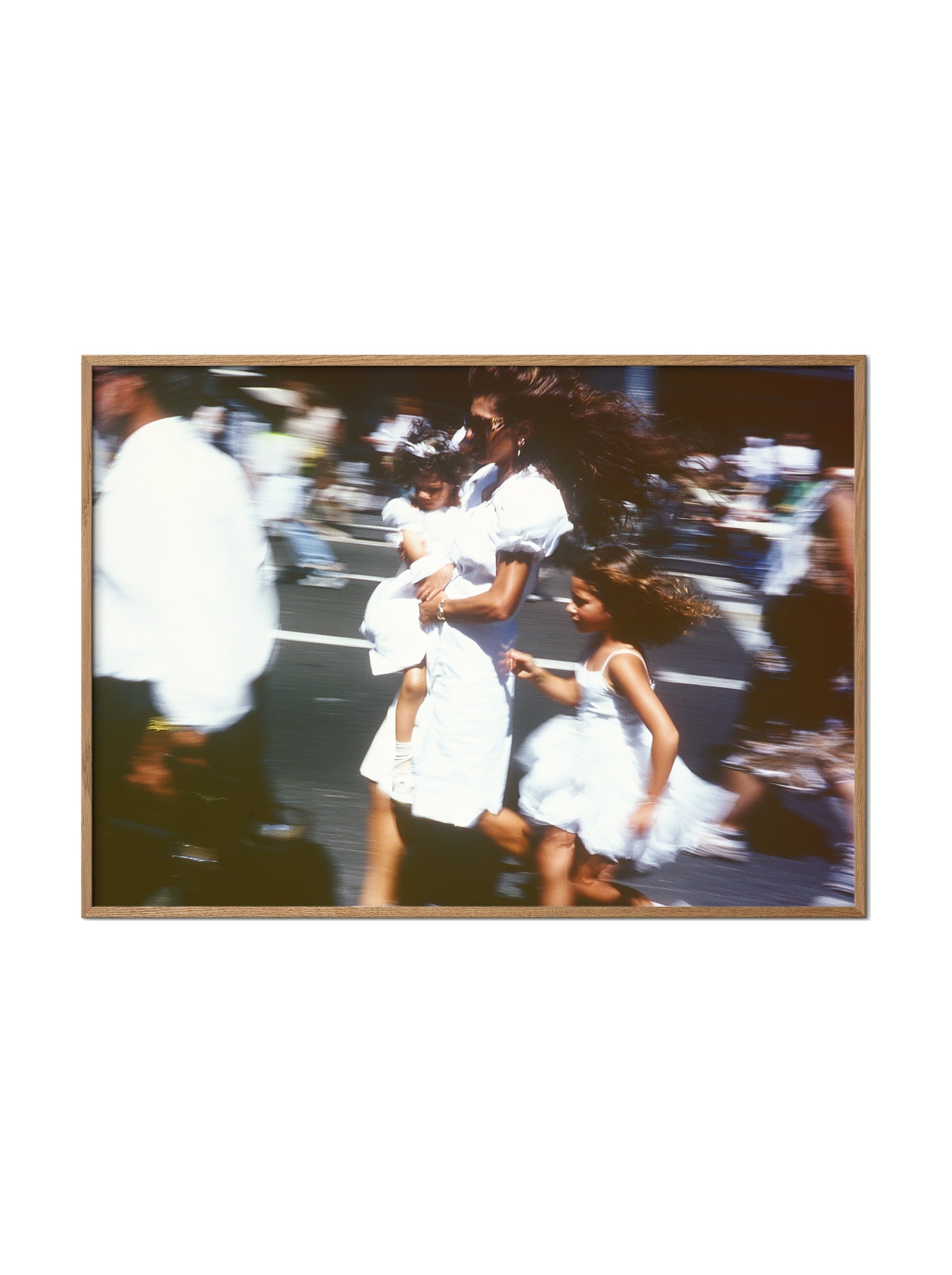 Mothers — No. 28 — מוקאפ מסגרת