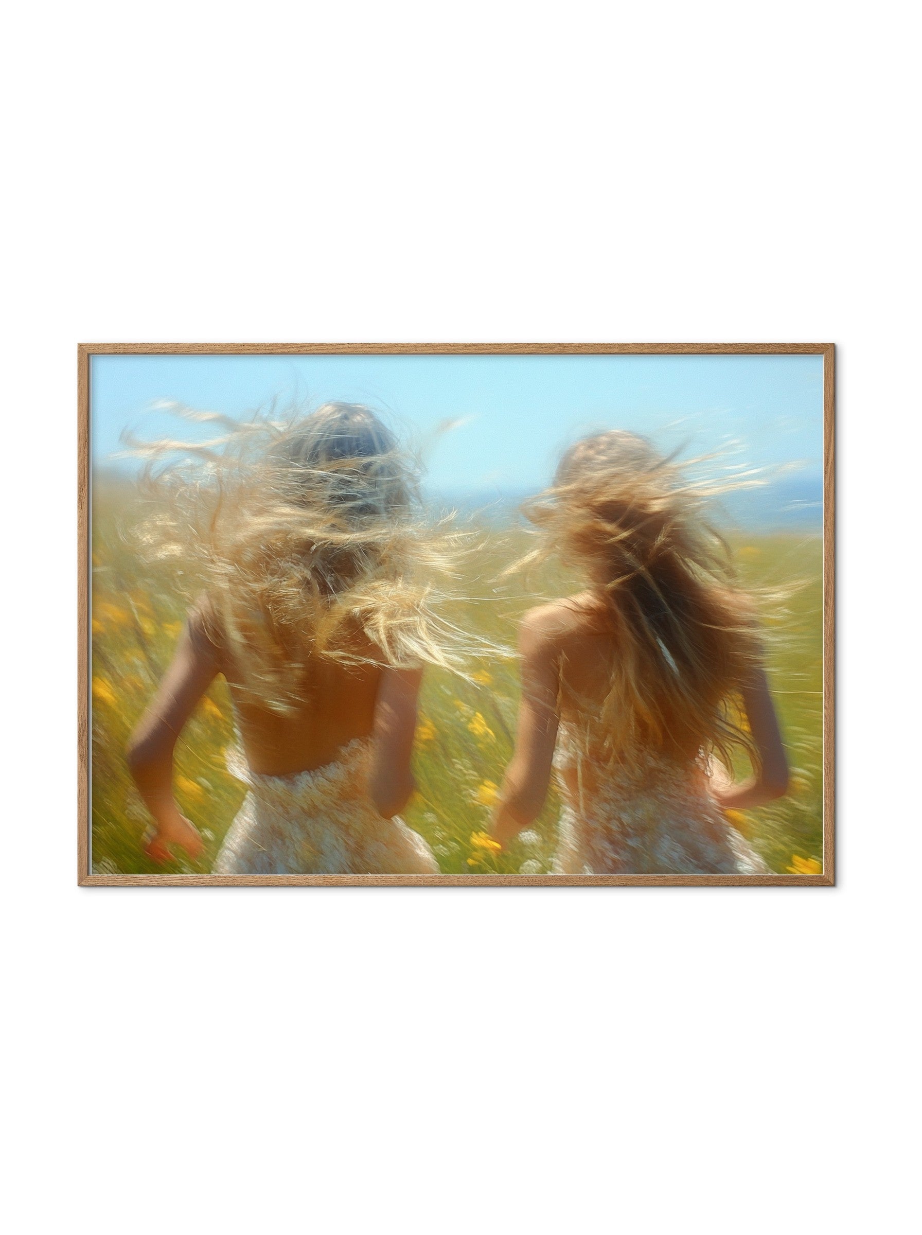 Two Girls Running — מוקאפ מסגרת